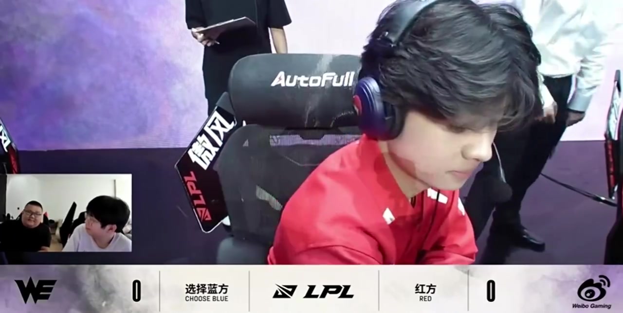 大黄晴天：飞神混了宙斯两冠军 宙斯现在不带他玩了 之前为了还债