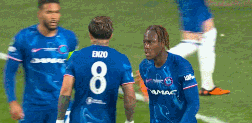 你车队长"内讧"?恩佐扳平后詹姆斯念念有词 恩佐扇他耳光+顶牛