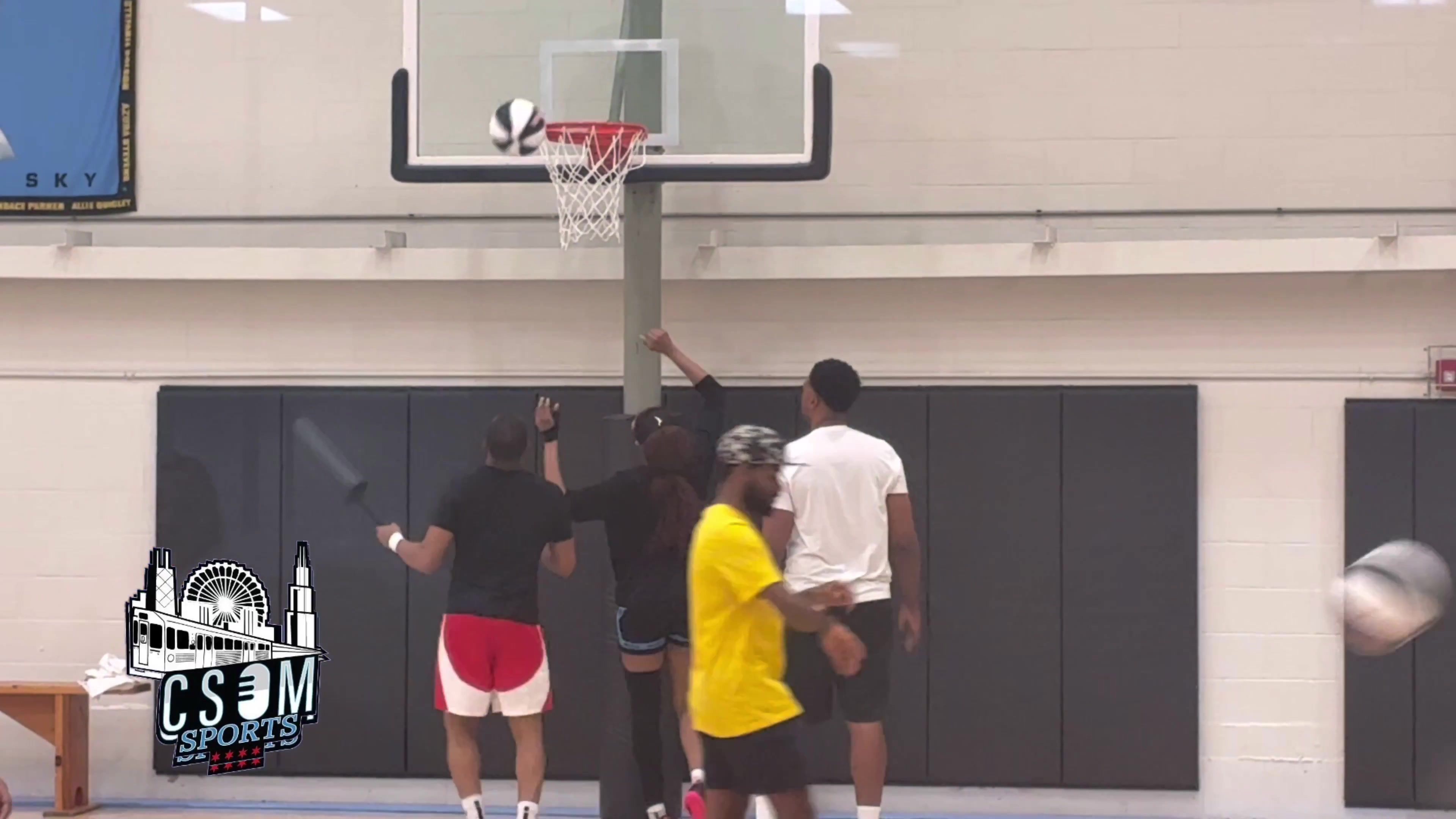 ?命中率31.1%！安吉尔-里斯对抗两名男助教......练习上篮?